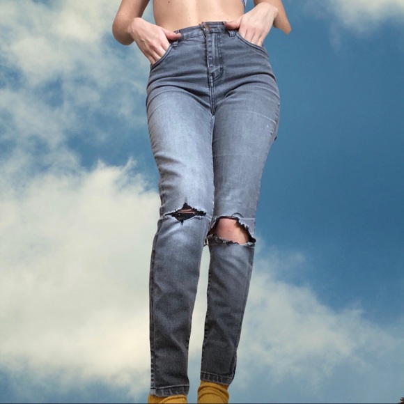 Urban outfitters worn-in grey jeans size 27. - Picture 3 of 3